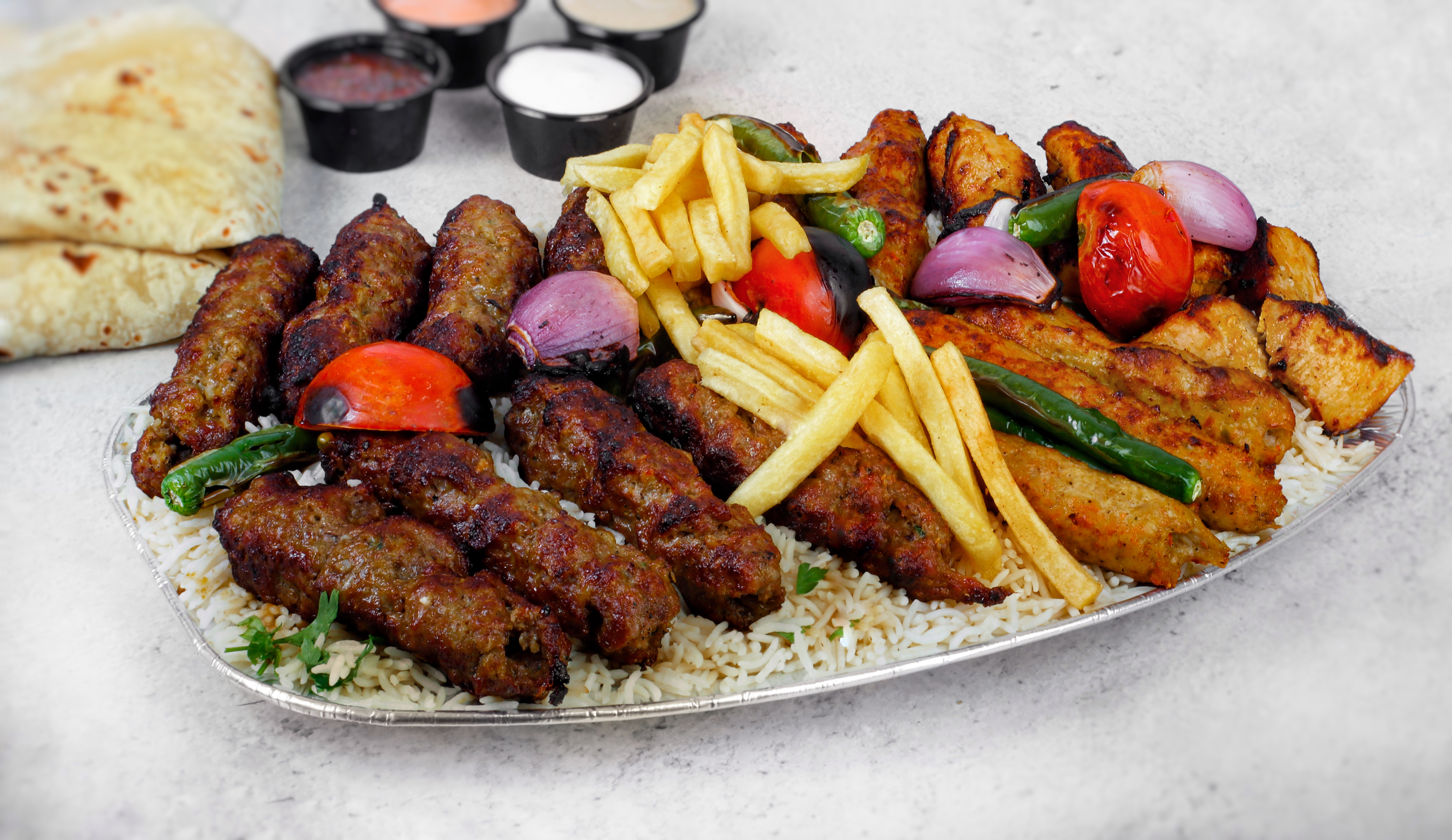 مشكل مبشور وتنور 5 نفر